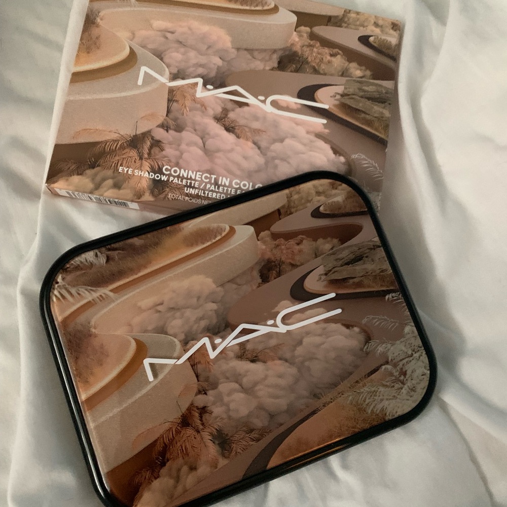 MAC Cosmetics Connect in Color Eyeshadow Palette